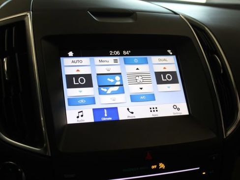 Used 2019 Ford Edge Titanium w/ Cold Weather Package FWD image 10