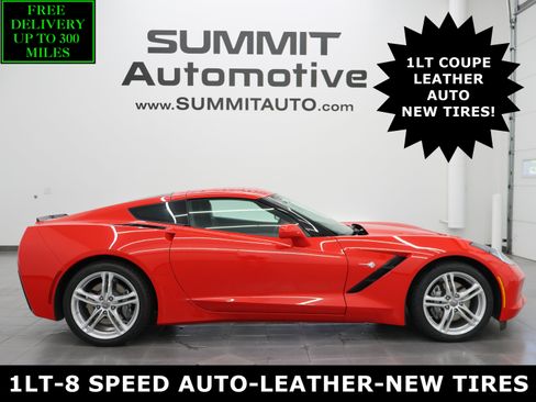 Used 2017 Chevrolet Corvette Stingray Coupe w/ 1LT RWD image 1