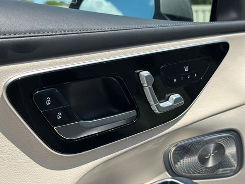 Used 2024 Mercedes-Benz GLC 300 4MATIC image 18