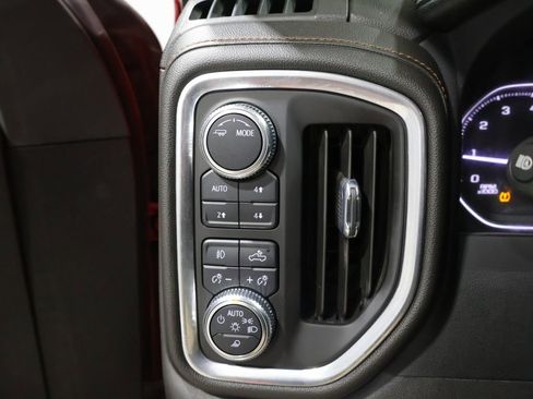 Used 2022 GMC Sierra 1500 AT4 w/ AT4 Preferred Package AWD/4WD image 31