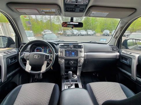 Used 2016 Toyota 4Runner SR5 AWD/4WD image 15
