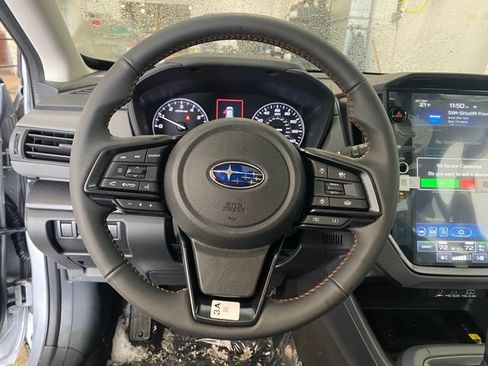 Used 2025 Subaru Crosstrek 2.5i Limited AWD/4WD image 13