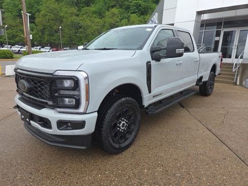 New 2026 Ford F250 Lariat w/ Black Appearance Package AWD/4WD image 3