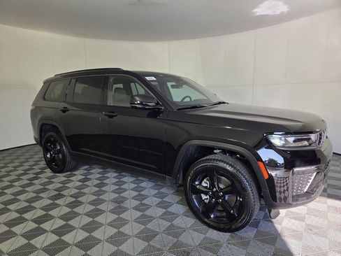 New 2026 Jeep Grand Cherokee L Limited w/ Limited Altitude Package RWD image 2