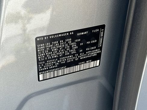 New 2025 Volkswagen ID. Buzz Pro S RWD image 29