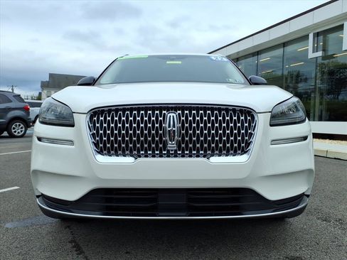 Certified 2022 Lincoln Corsair Standard w/ Equipment Group 101A image 2