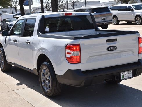 Certified 2025 Ford Maverick XLT image 10