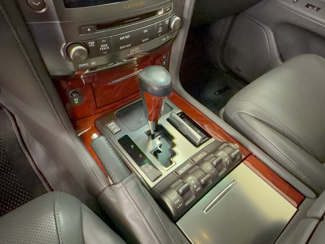 Used 2008 Lexus LX 570 4WD image 21