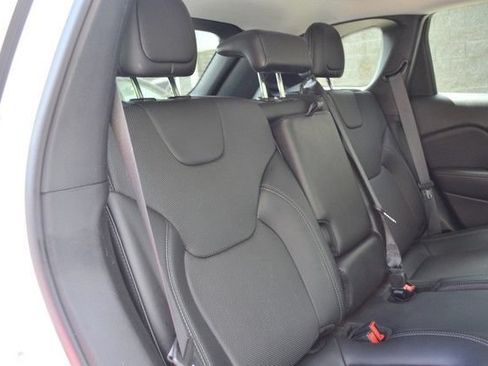 Used 2021 Jeep Cherokee Latitude Lux AWD/4WD image 32