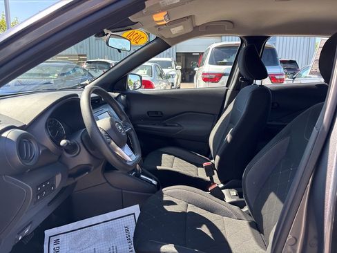 Used 2020 Nissan Kicks S FWD image 17