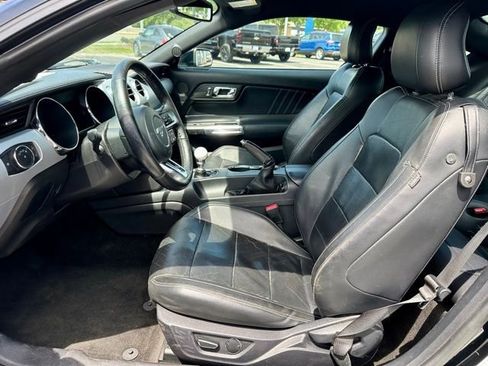 Used 2017 Ford Mustang GT Premium w/ Black Accent Package RWD image 13