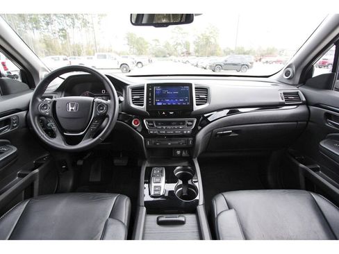Used 2016 Honda Pilot Touring image 12