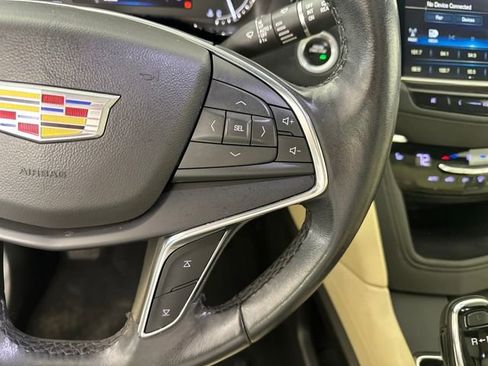 Used 2019 Cadillac XT5 Luxury image 16