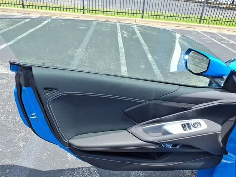 Used 2022 Chevrolet Corvette Stingray Coupe w/ 1LT RWD image 18