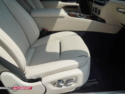 Used 2015 Rolls-Royce Wraith image 24