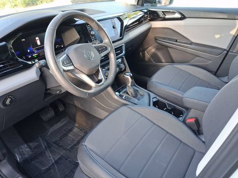 Certified 2024 Volkswagen Taos SE FWD image 13