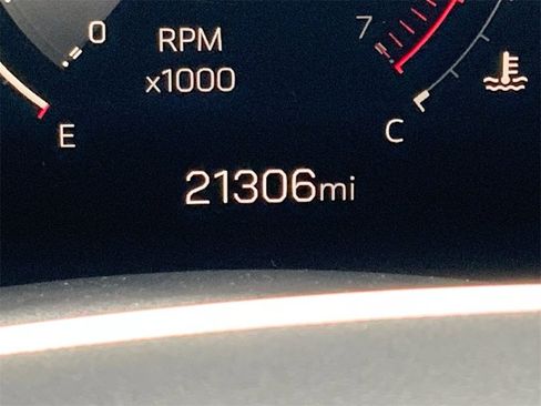 Used 2025 GMC Terrain Elevation image 13