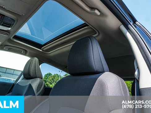 Used 2025 Subaru Crosstrek 2.5i Premium AWD/4WD image 18