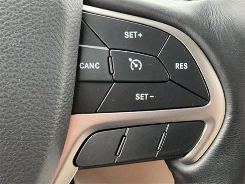 Used 2020 Jeep Grand Cherokee Limited image 30