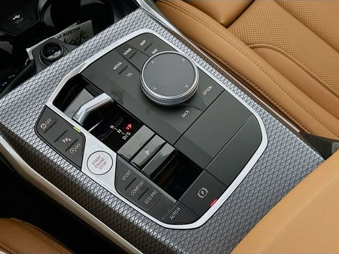 Used 2025 BMW 330i Sedan w/ Premium Package image 15
