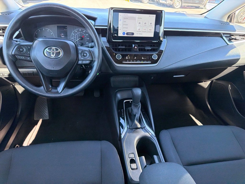 Used 2025 Toyota Corolla LE FWD image 18
