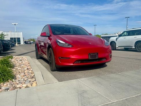 Used 2021 Tesla Model Y Long Range AWD/4WD image 3