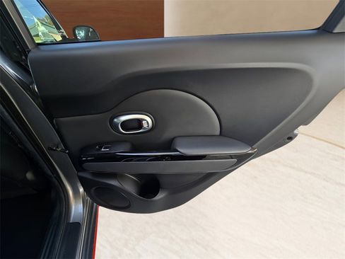 Used 2018 Kia Soul ! image 53