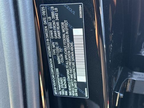 New 2026 Volvo XC90 B5 Plus w/ Protection Package Premier AWD/4WD image 29