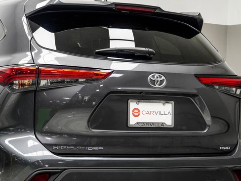 Used 2022 Toyota Highlander XLE image 13