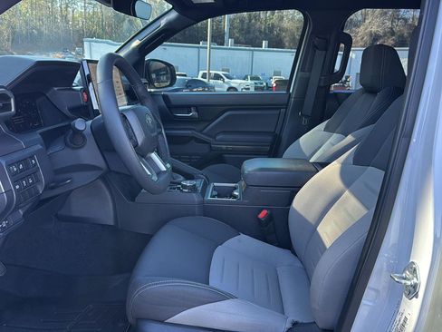 Used 2025 Toyota Tacoma TRD Off-Road image 8