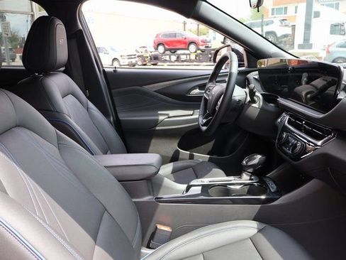 Used 2025 Buick Envista Sport Touring FWD image 8