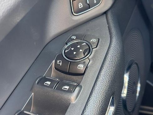 Used 2024 Ford Expedition XLT image 23