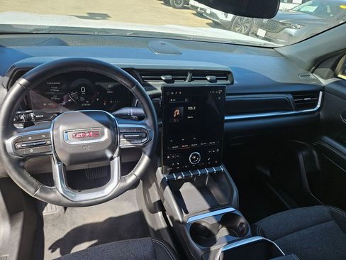 Used 2025 GMC Terrain Elevation image 16