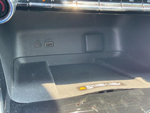 Used 2025 Chevrolet Traverse LT AWD/4WD image 22