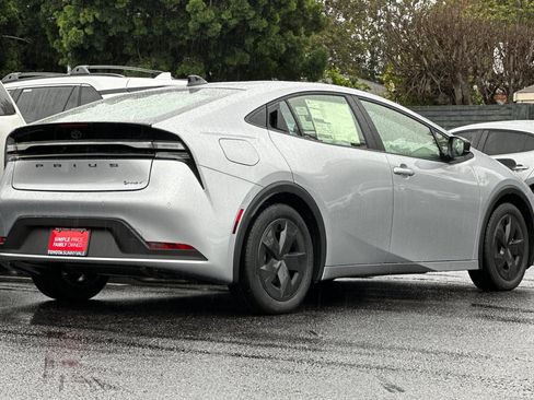 New 2026 Toyota Prius Plug-In Hybrid image 3