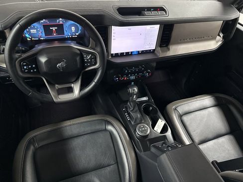 Used 2025 Ford Bronco Outer Banks image 13