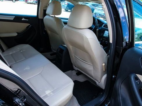 Used 2014 Volkswagen Jetta SE FWD image 33