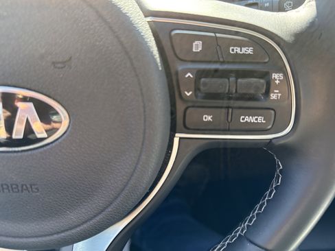 Certified 2020 Kia Niro LXS image 19