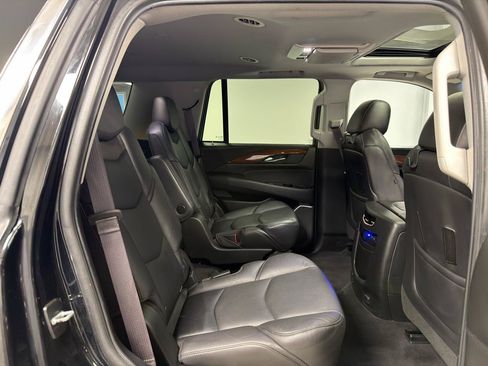 Used 2017 Cadillac Escalade Premium Luxury AWD/4WD image 29