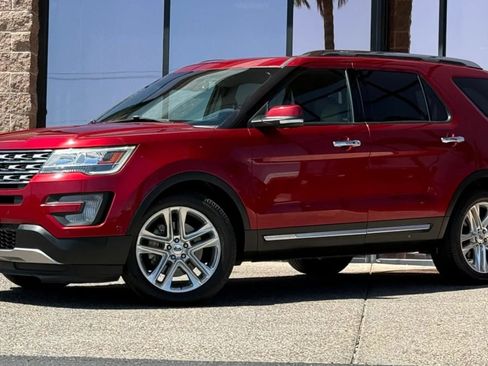 Used 2017 Ford Explorer Limited w/ Equipment Group 301A FWD image 3
