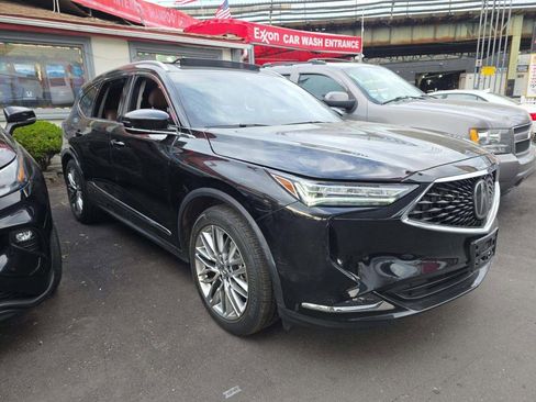 Used 2023 Acura MDX SH-AWD w/ Advance Package image 4