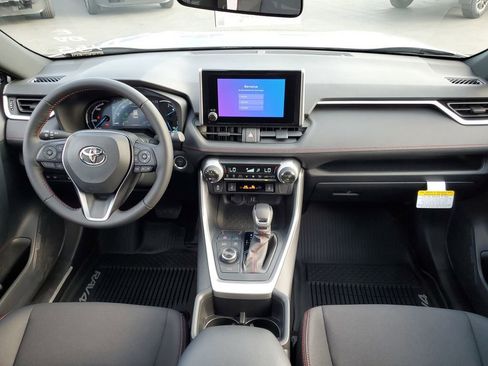 New 2025 Toyota RAV4 SE image 12