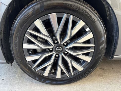 Used 2025 Nissan Altima 2.5 SV image 30