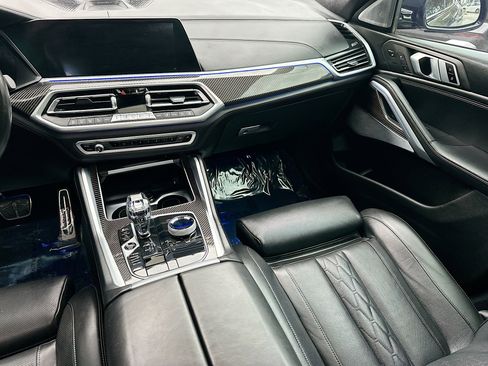 Used 2020 BMW X6 M50i image 24