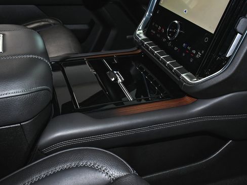 Used 2025 GMC Yukon Denali image 66