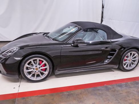 Used 2018 Porsche 718 Boxster S image 9