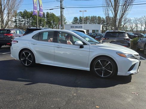 Used 2020 Toyota Camry XSE image 8