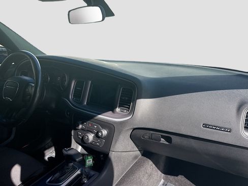 Used 2022 Dodge Charger SXT RWD image 30