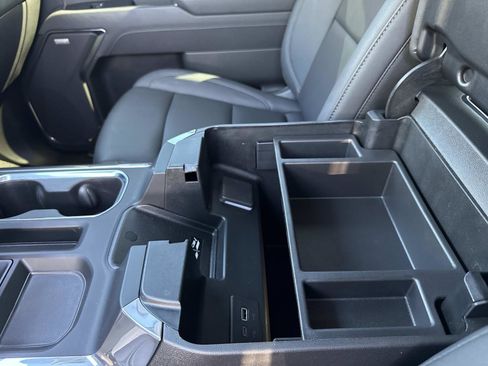 Used 2025 Chevrolet Silverado 1500 LT Trail Boss w/ LT Trail Boss Premium Package image 32