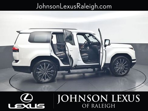 New 2026 Lexus GX 550 AWD/4WD image 32